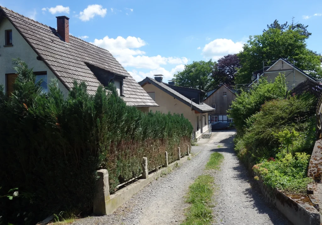 Wohnhäuser und Gärten im Moitzfelder Wohnplatz Juck